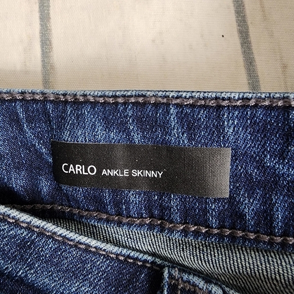 Kut From the Kloth Carlo Ankle Skinny Jean Distressed Faded Medium Blue Size  6 - Picture 3 of 13